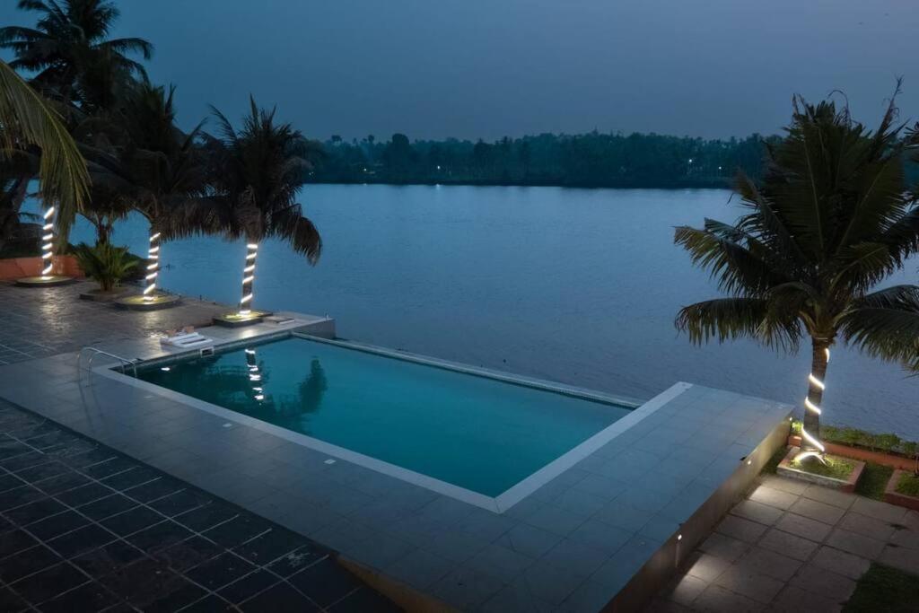 Riveria Portico - River Side 6 Bedroom Private Pool Bungalow North Paravur Zewnętrze zdjęcie